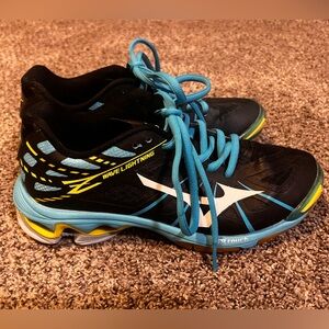 Mizuno Wave Lightning Ladies Sz 6.5 Court Shoes